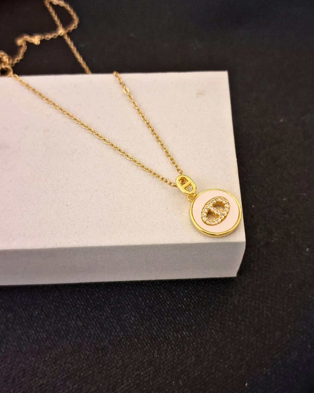 Zevarly Isha Anti Tarnish MOP Pendant