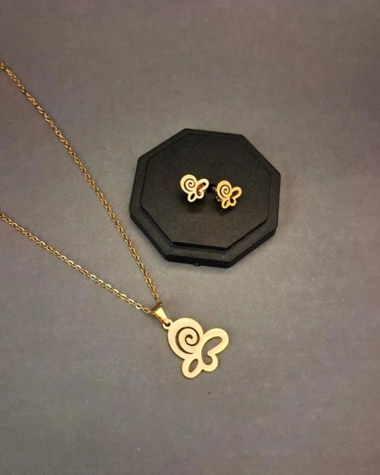 Zevarly Savita Gold Plated Anti Tarnish Pendant Set - Image 3