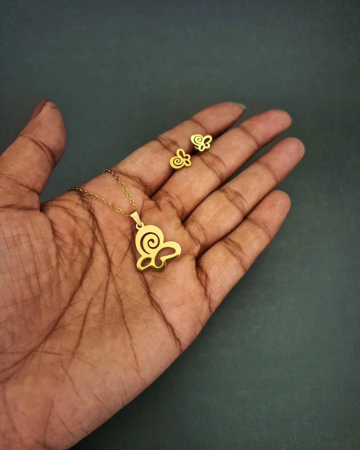 Zevarly Savita Gold Plated Anti Tarnish Pendant Set - Image 2